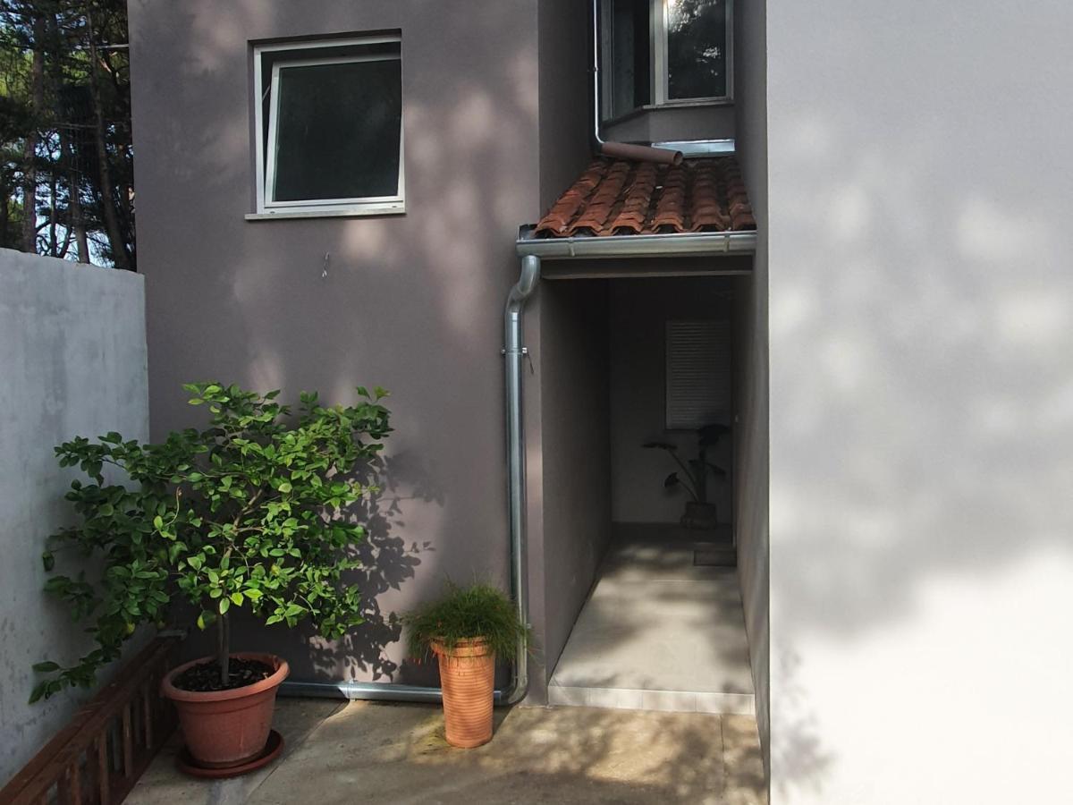 Apartman Tika Pula Eksteriør billede